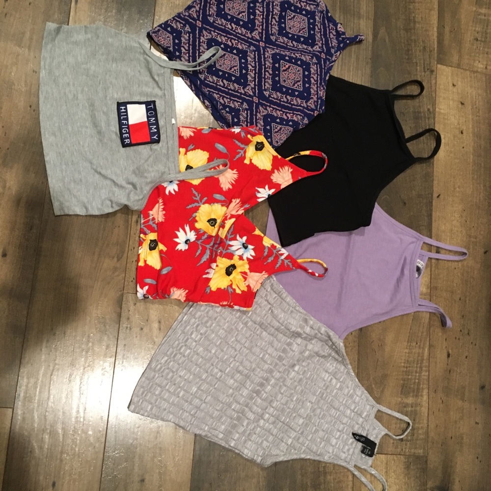 LOT: Crop tanks sizes xs and s
